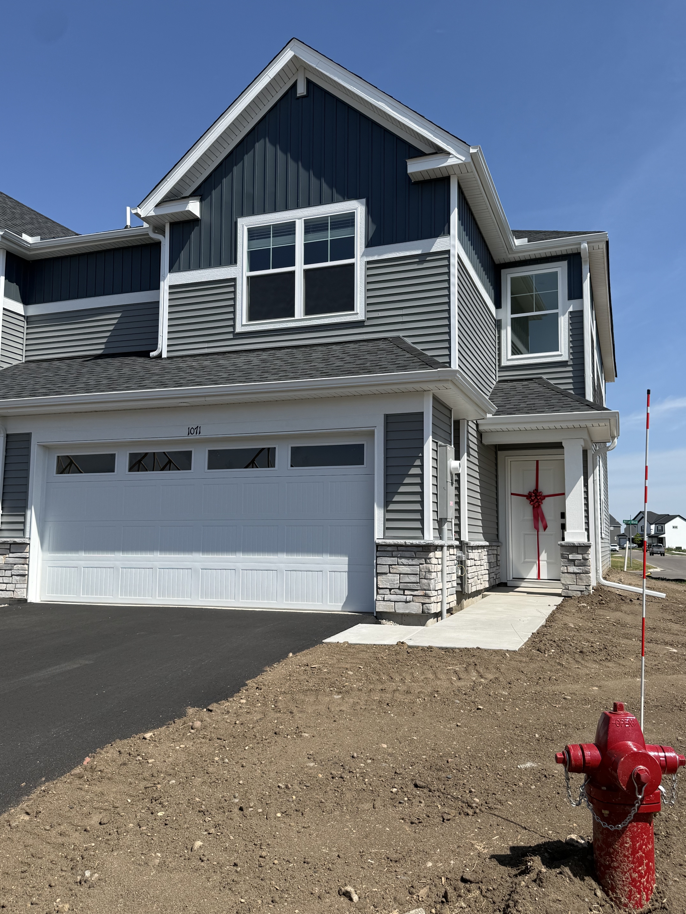 1071 Anmeadle Row