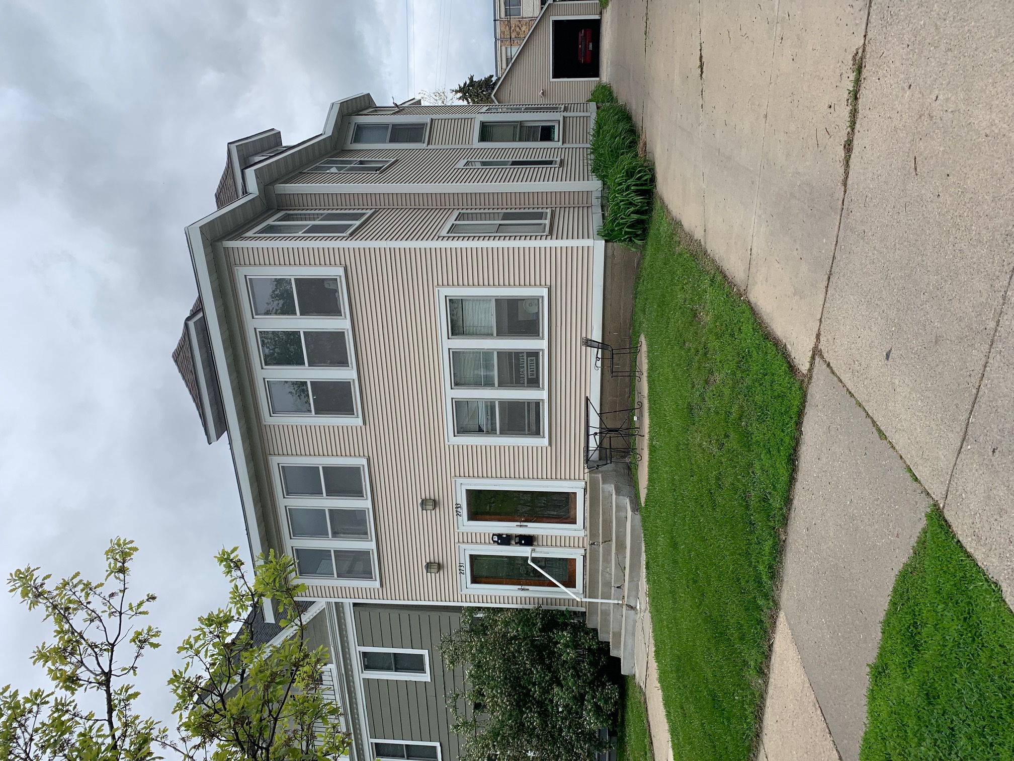 2731 Dupont Avenue South