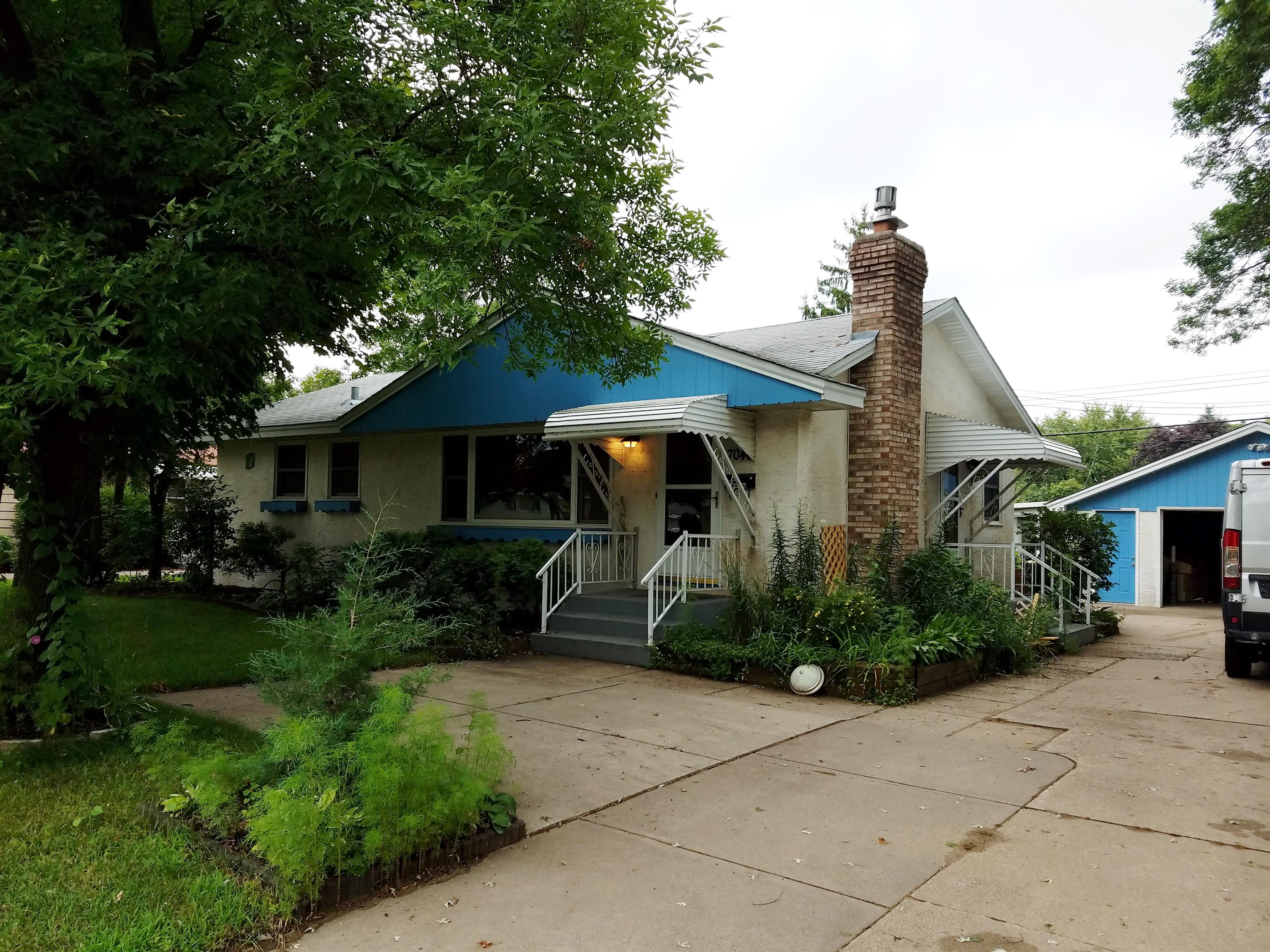 7048 France Ave N.