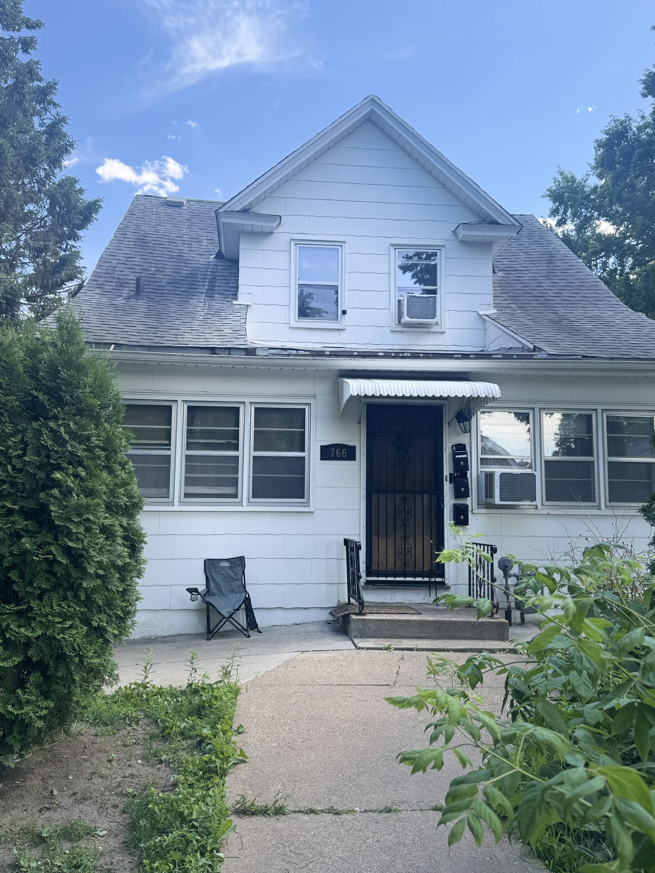 766 West Minnehaha Ave - Upper B