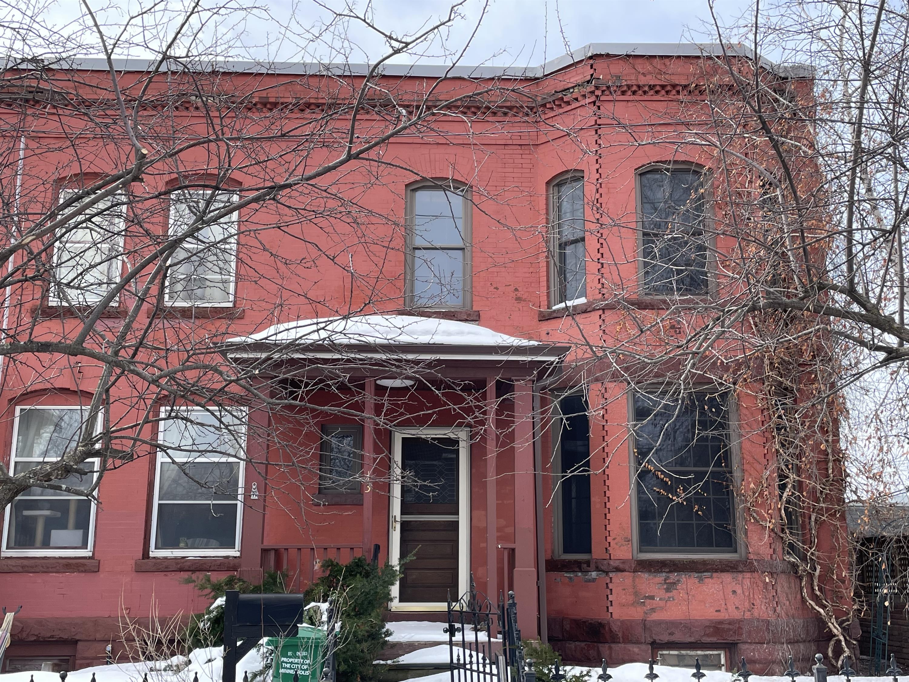 Property main image
