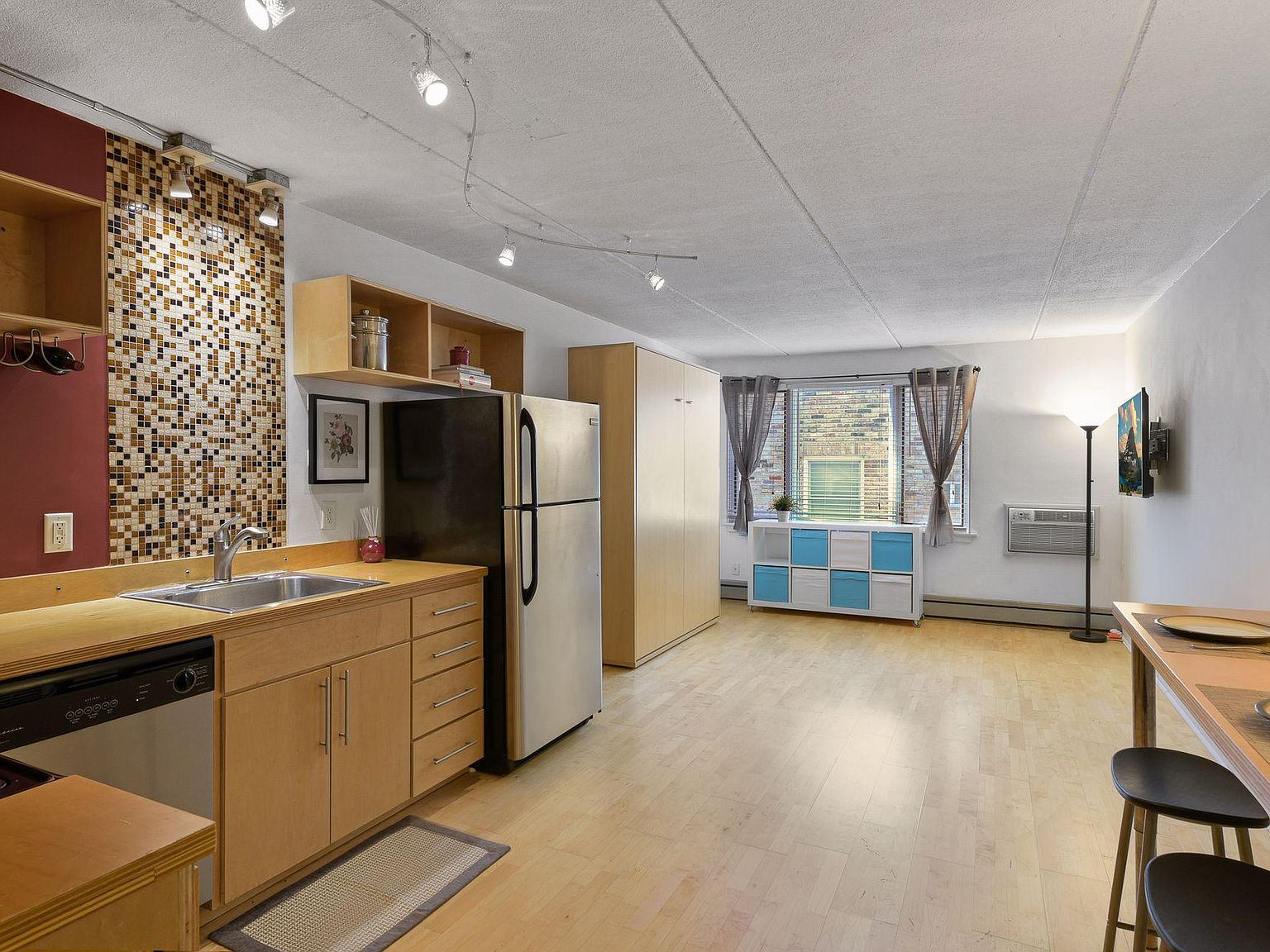 3512 Bryant Avenue South - 102