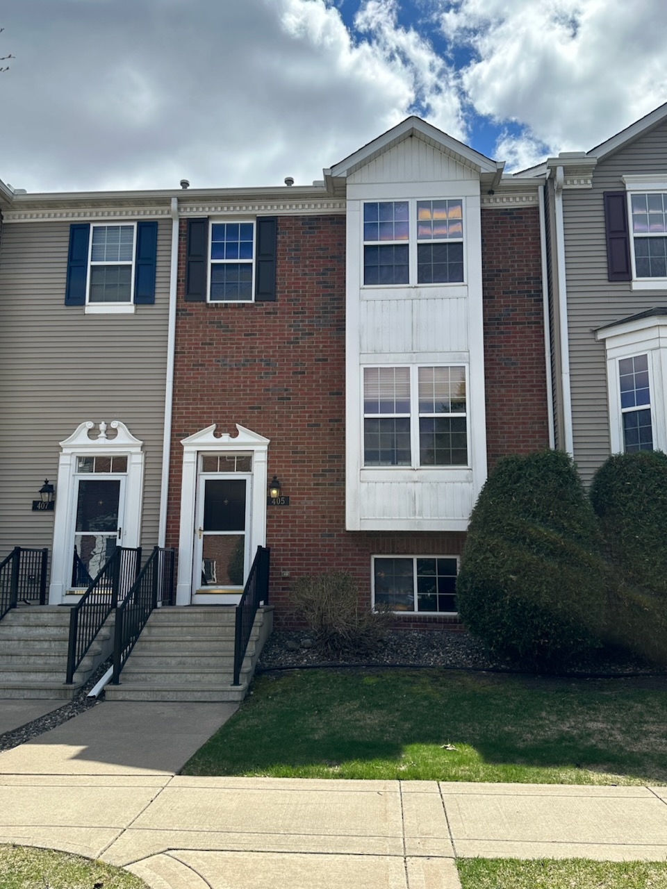 405 Village Parkway