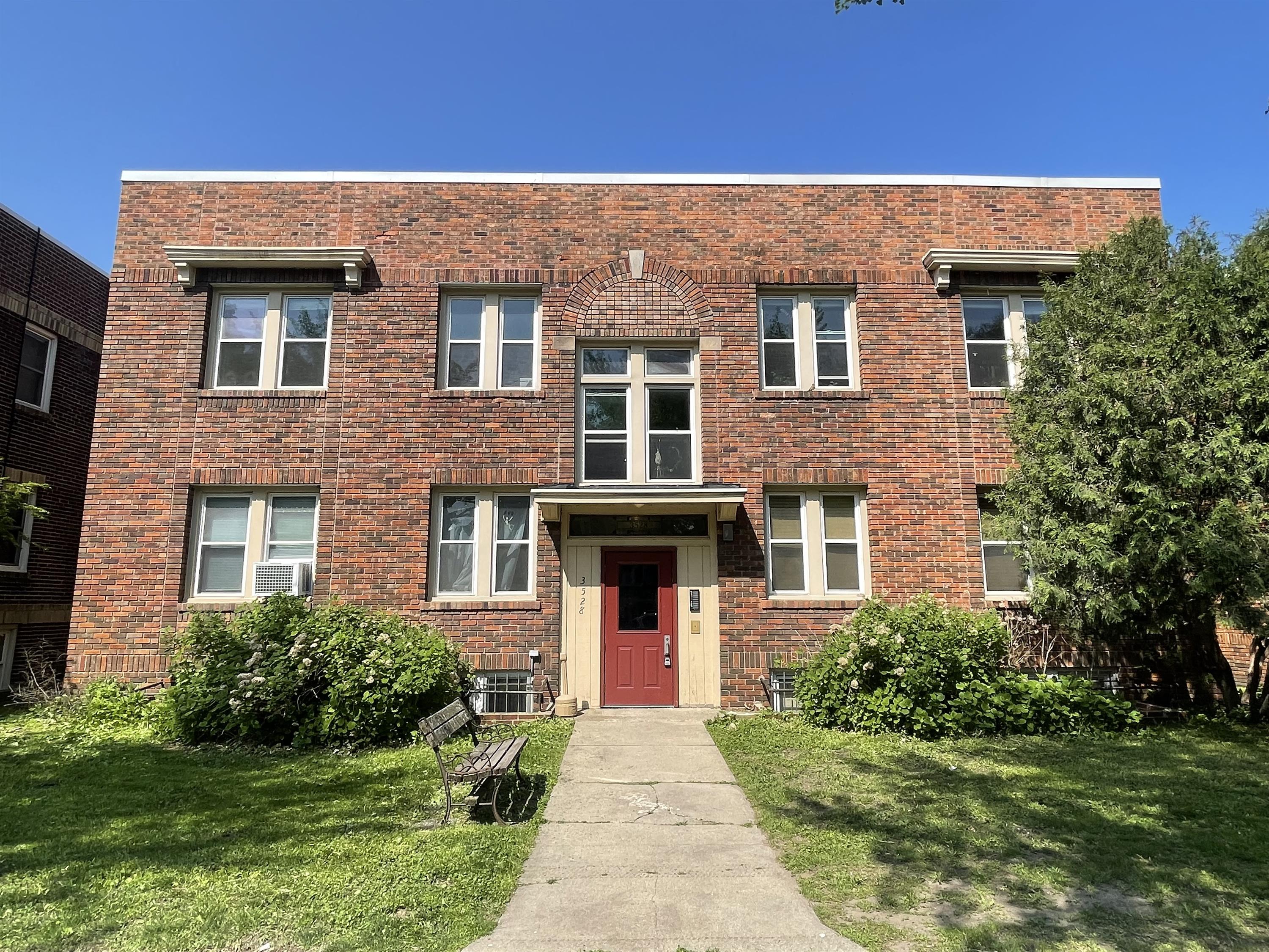 3528 Emerson Ave S - 4