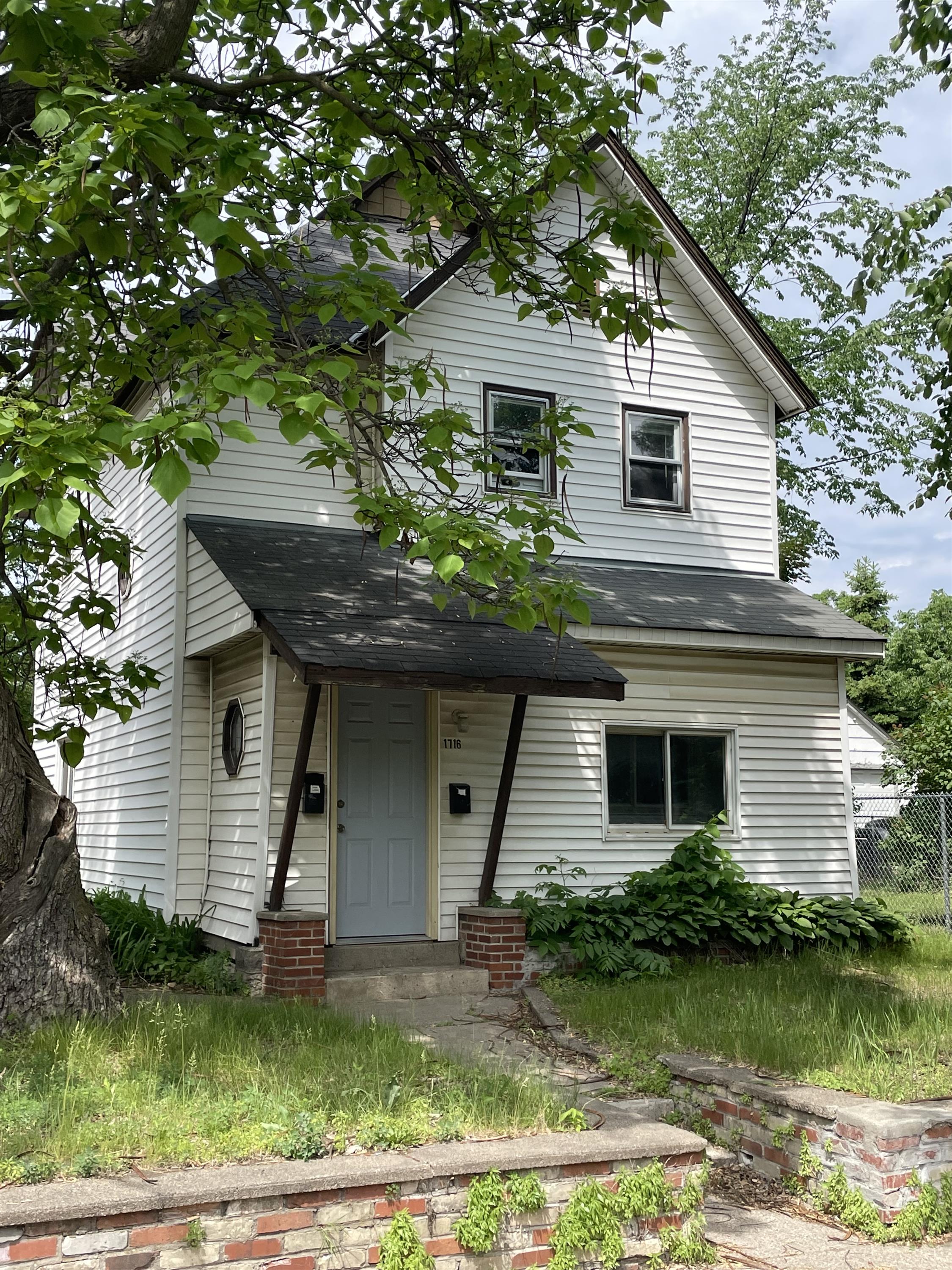 1716 5th Street Northeast